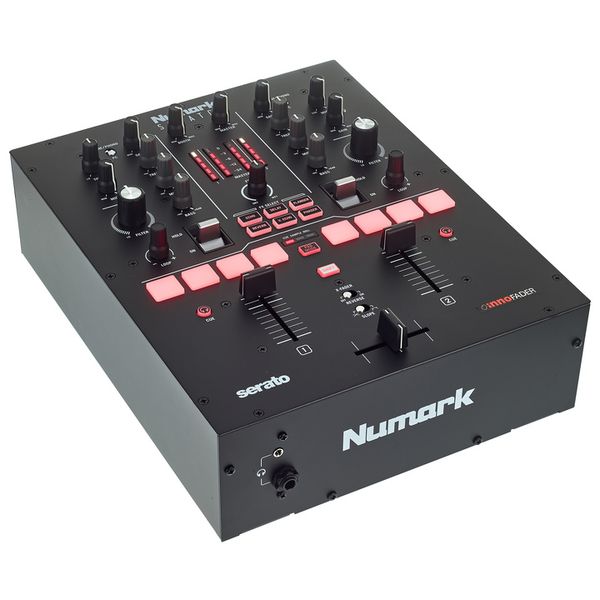 Numark Scratch LP140 Black Bundle