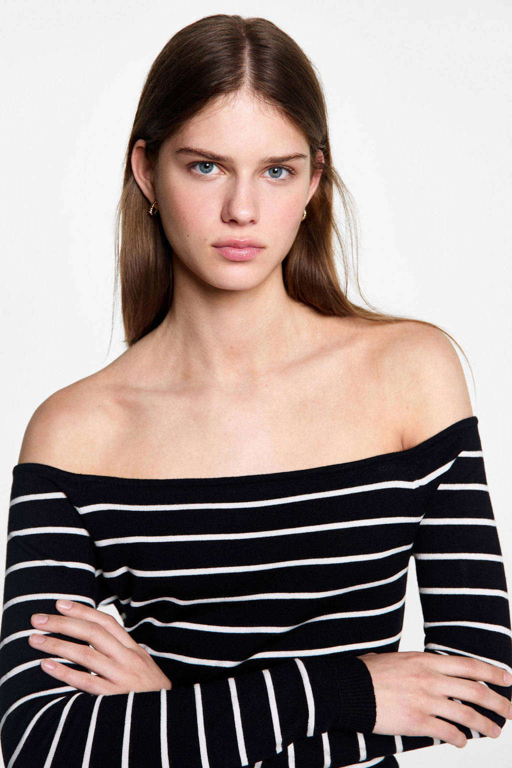 MANGO TEEN gestreepte fijngebreideoff shoulder top zwart/wit