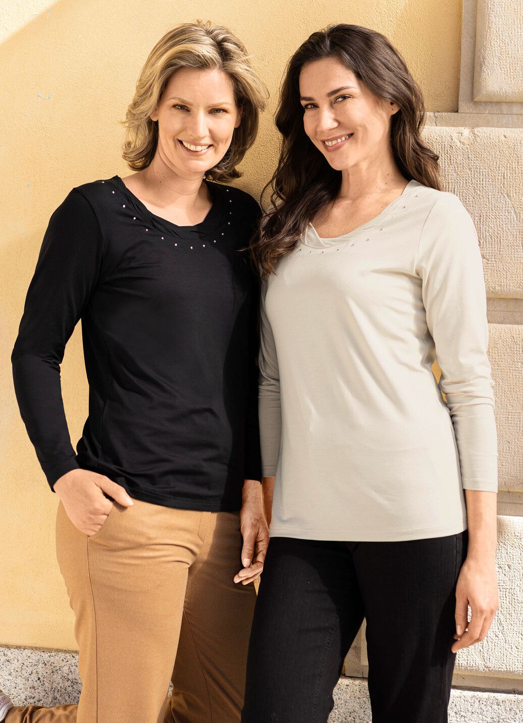 Shirt mit charmanter Verarbeitung in 2 Farben