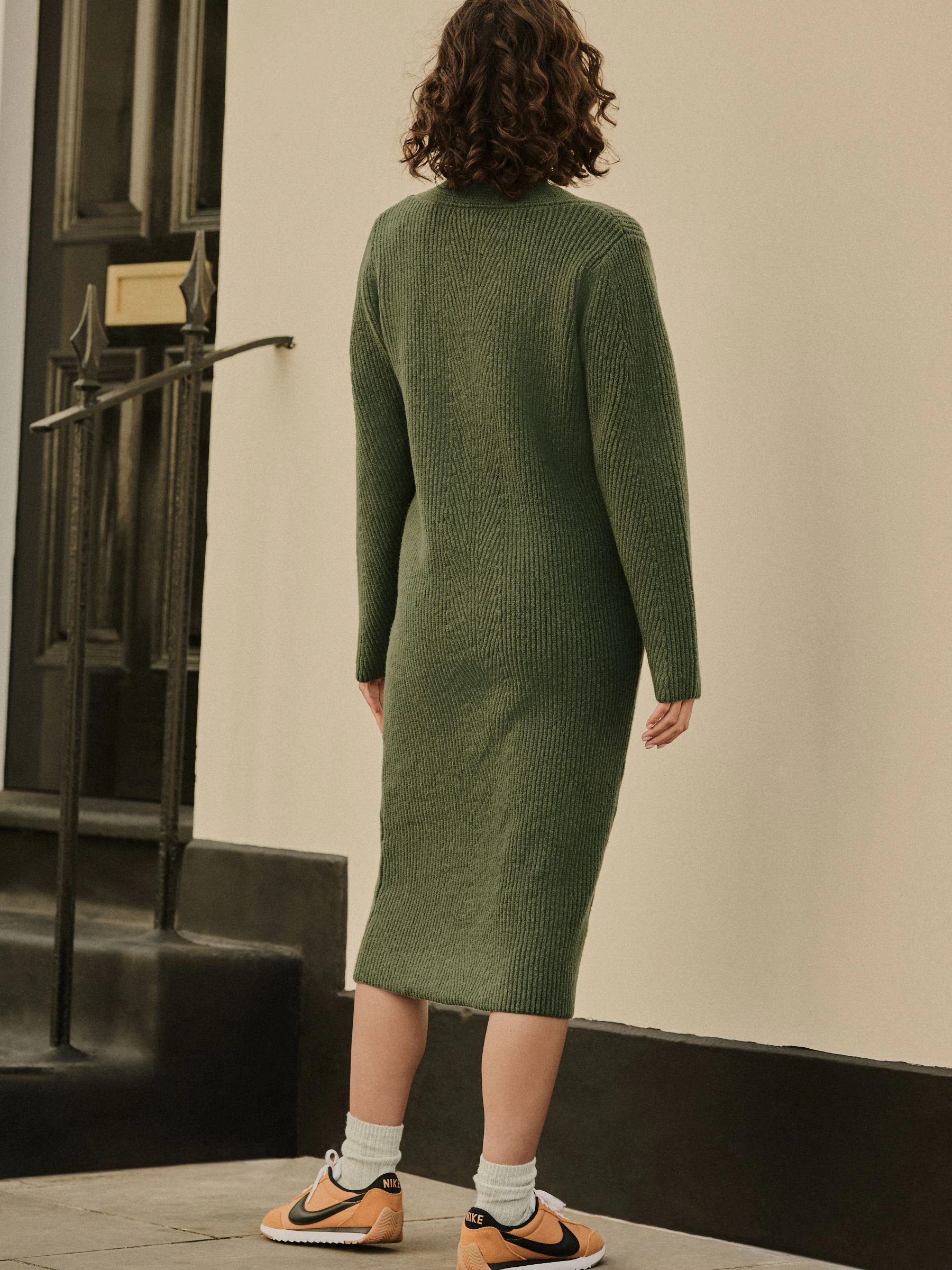 Kakigroen - Super Soft V-Neck Midi Dress With Wool