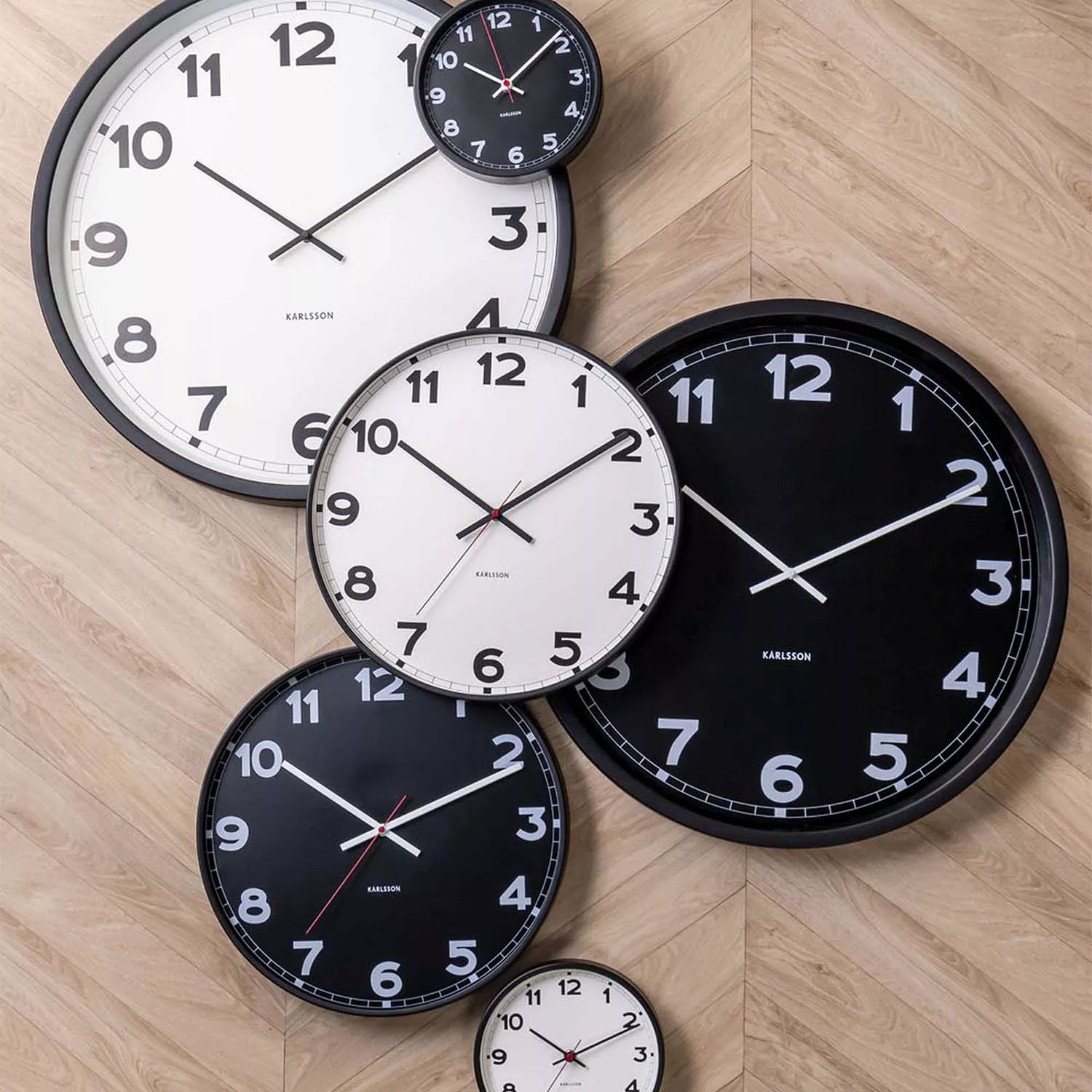 Karlsson New Classic Vægur KA5846WH