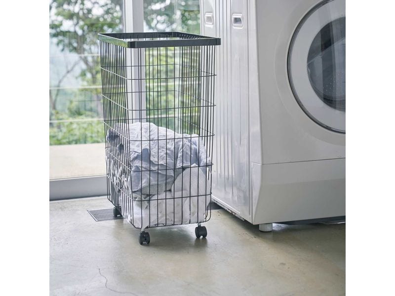Yamazaki Wäschekorb  Tower 50 l, Schwarz Wäschekorb mit Rollen