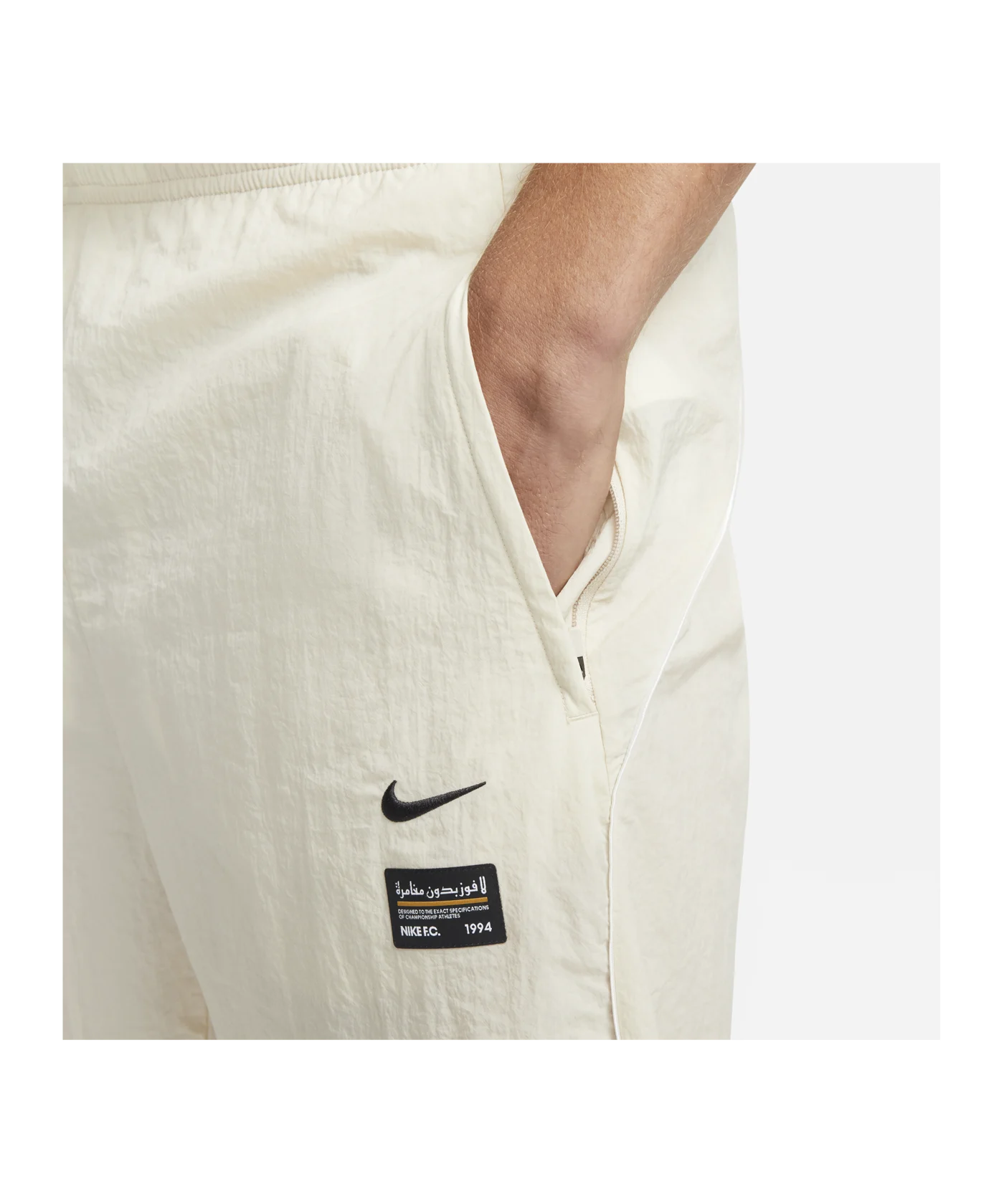 Nike F.C. Woven Jogginghose Beige Schwarz F206