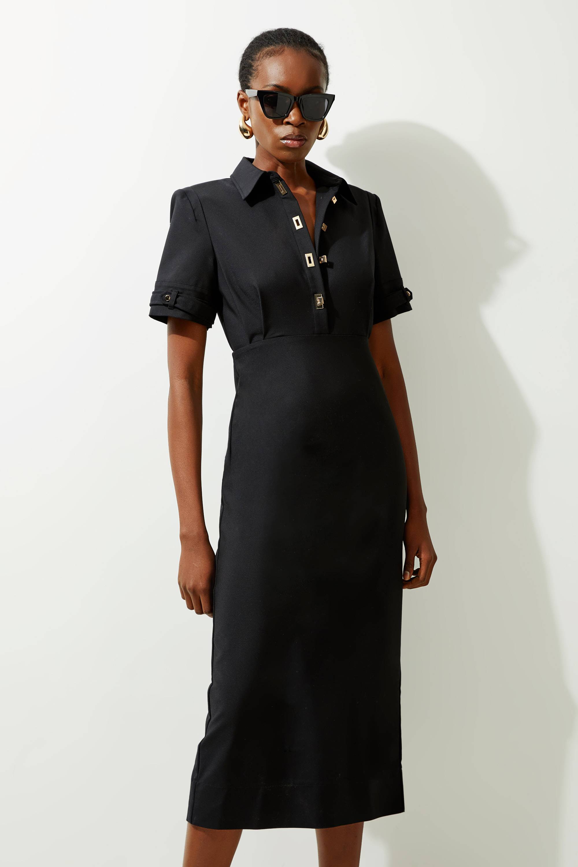 KarenMillen Robe Chemise Tissée Petite À Manches Courtes Techno Essentielle Avec Quincaillerie Dorée
