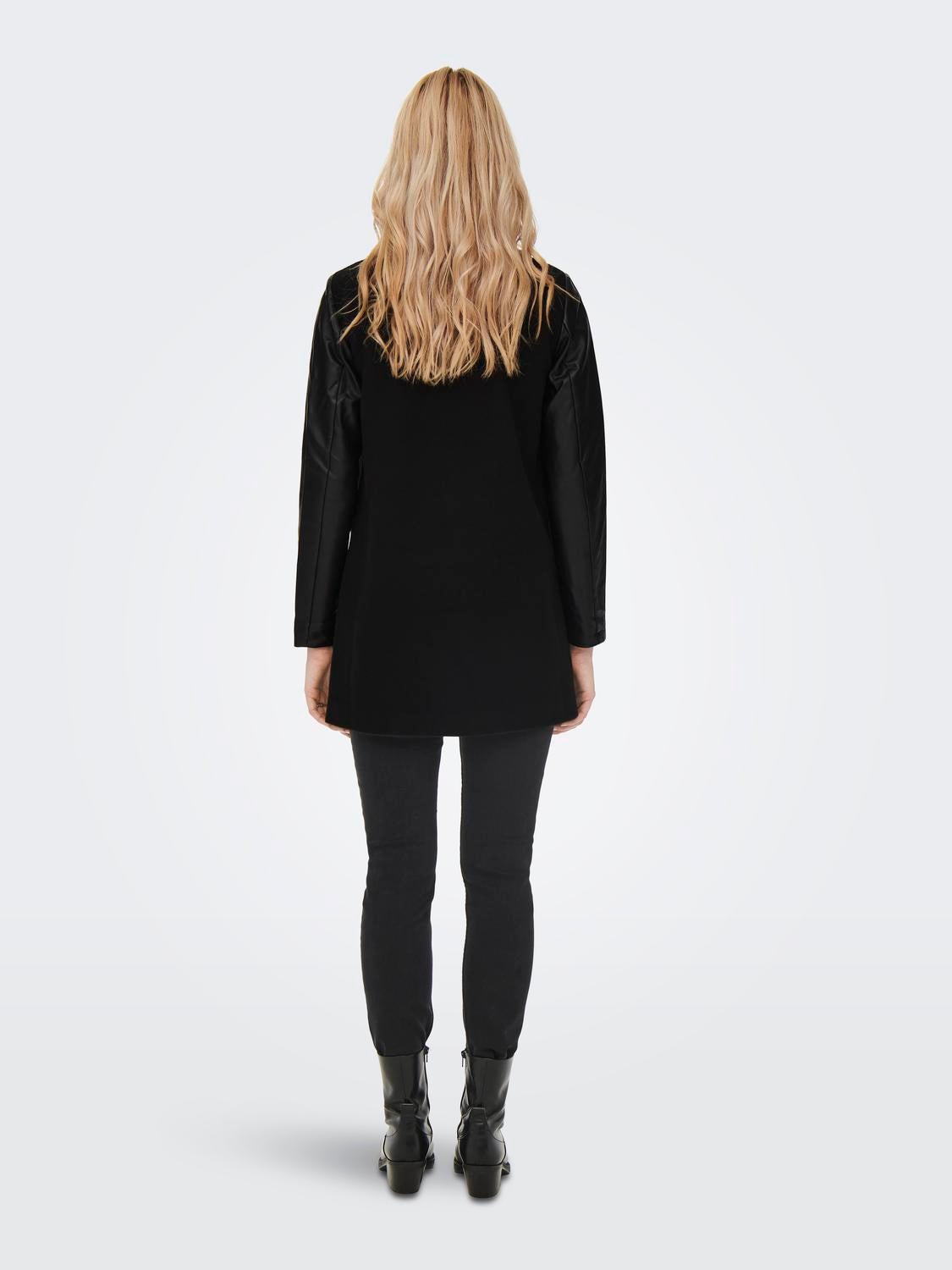 ONLEMMA Mantel Black