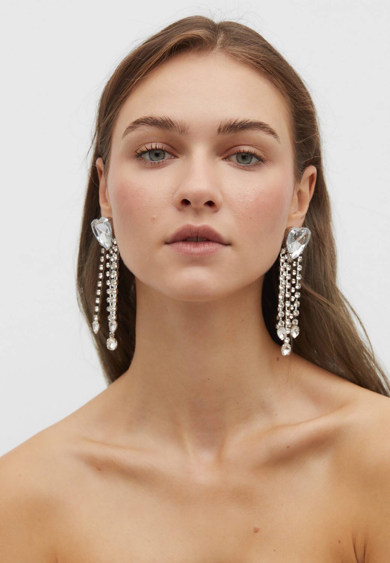 Brincos de coração com strass