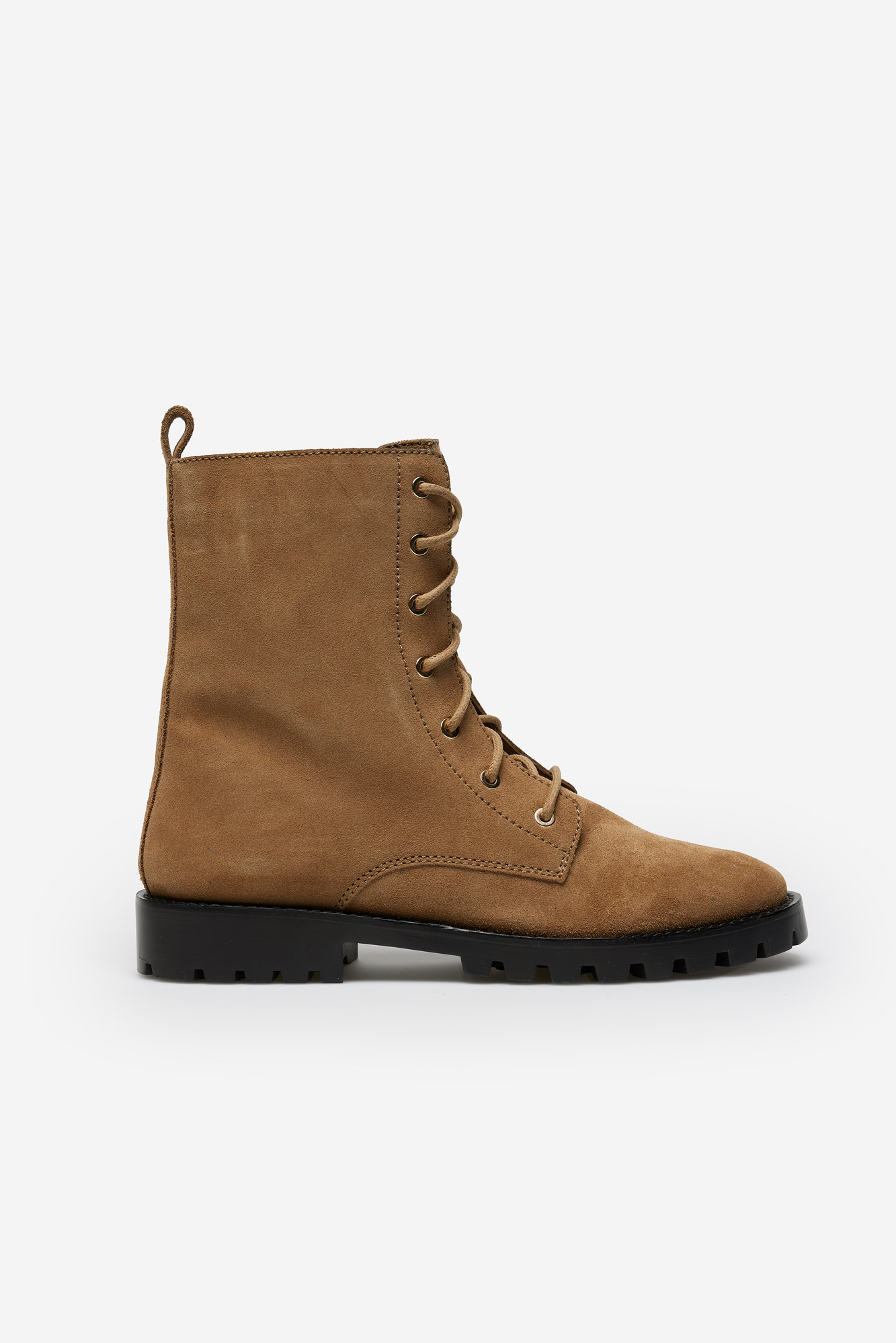 Botas de cano curto com cadarço