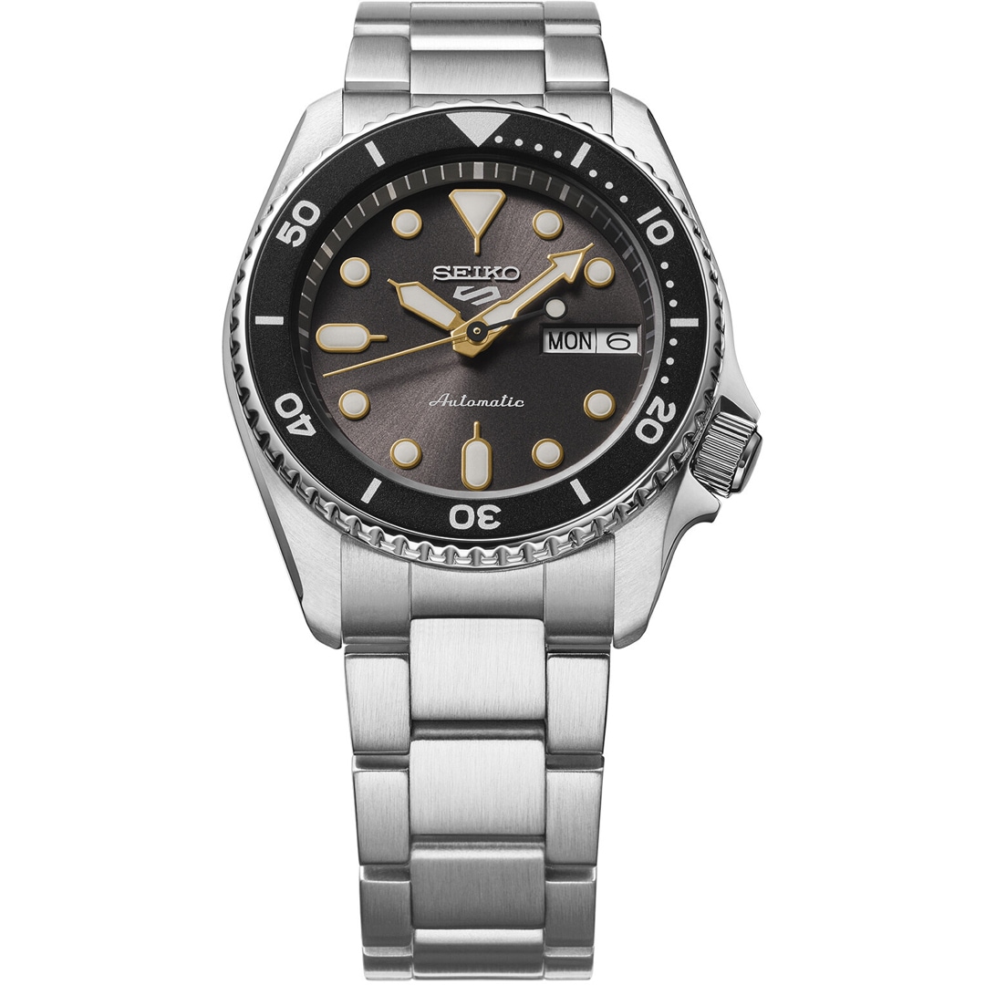Seiko 5 Sports SKX Midsize Urban Grey