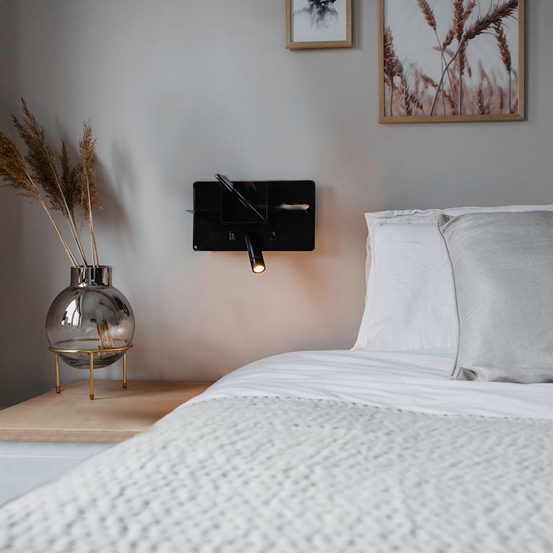 Moderne wandlamp zwart incl. LED met USB - Thijs