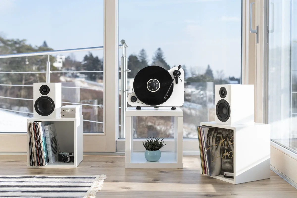 Pro-Ject Vertical Turntable E droitier OM5e Bluetooth blanc Platines vinyle hi-fi