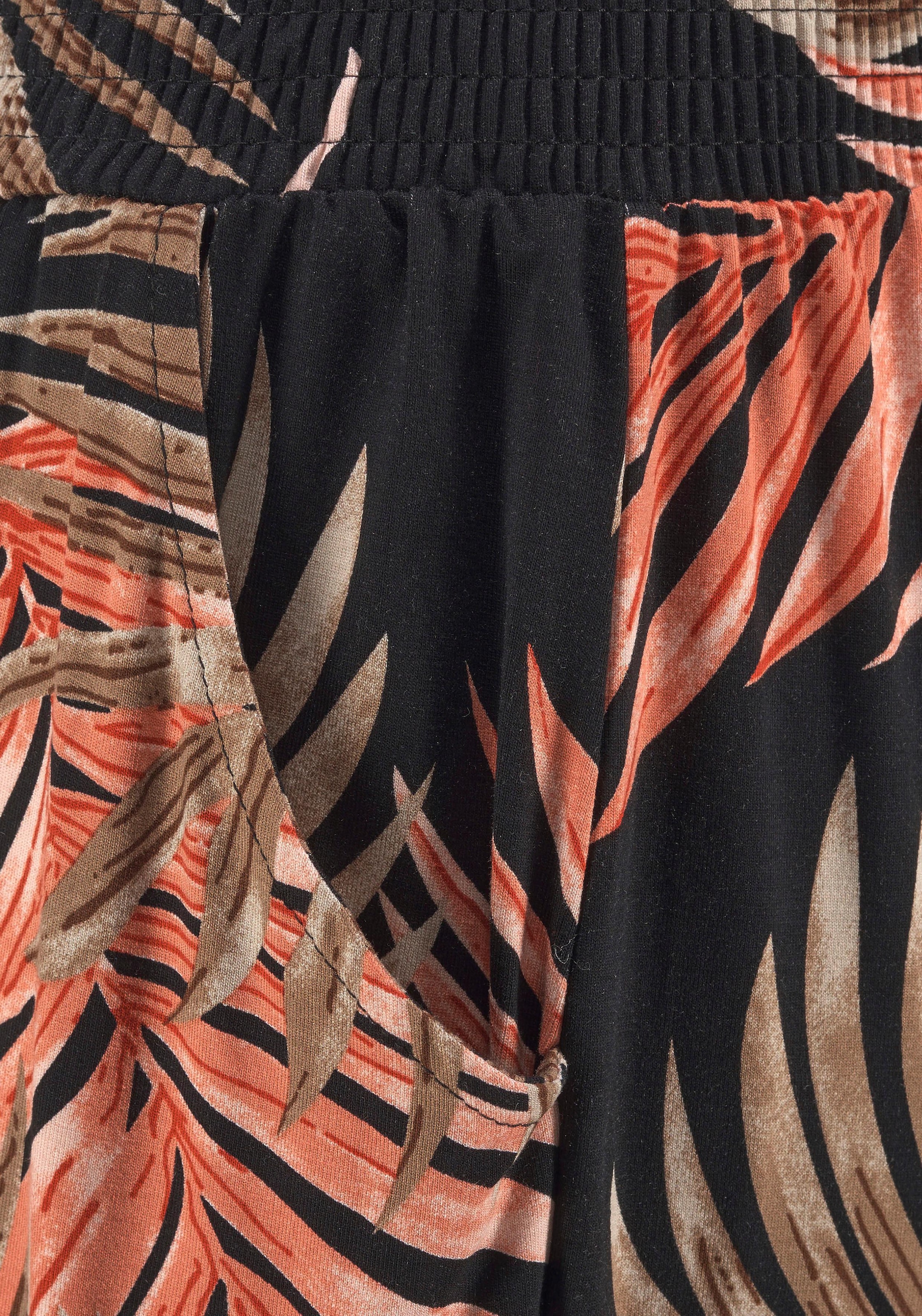 LASCANA Strandhose  mit Palmenblätterdruck und Taschen, leichte und elastische Jerseyhose