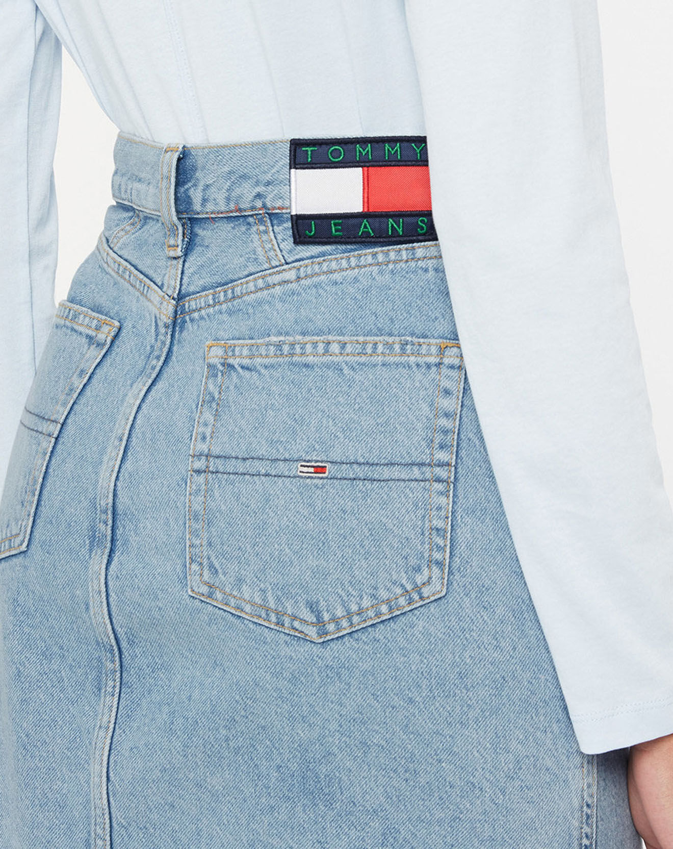 Tommy Jeans Jupe Regular en Jean Mom bleu clair