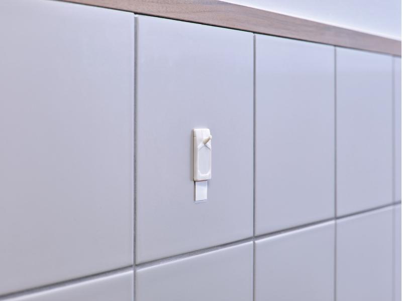 tesa Klebenagel 2 kg für Fliesen   Metall 2 Stück