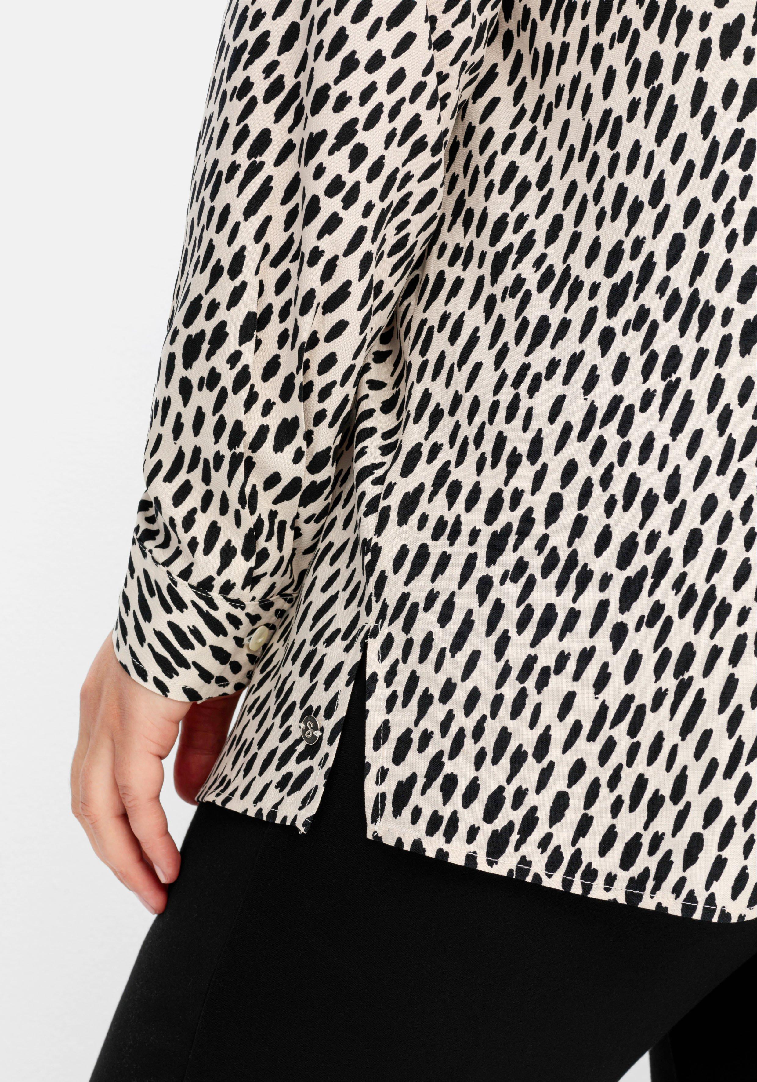 Bluse mit Animal-Alloverprint, aus Viskose