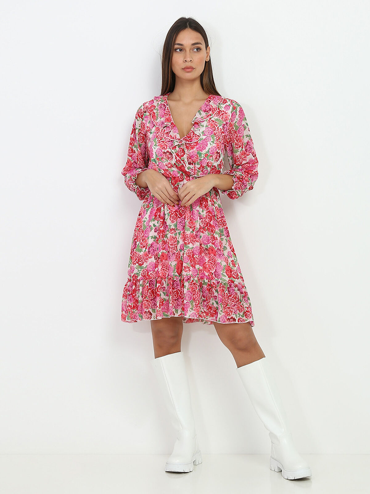 Robe à fleurs et volants- Blanc
