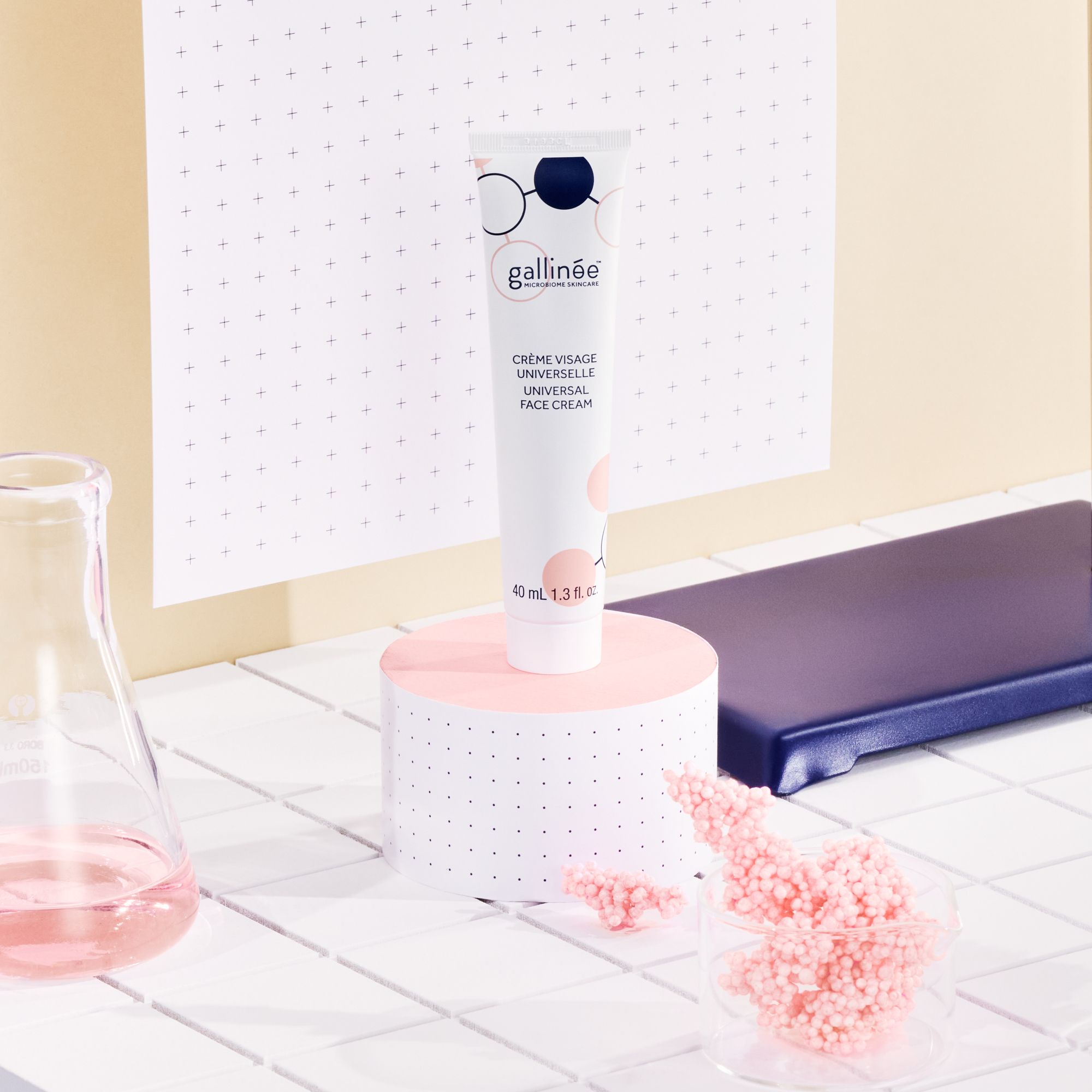 Gallinée Universal Face Cream - Zur Wiederherstellung der Hautbarriere - beruhigende feuchtigkeitsspendende Tagescreme für ein weiches und strahlendes Hautbild