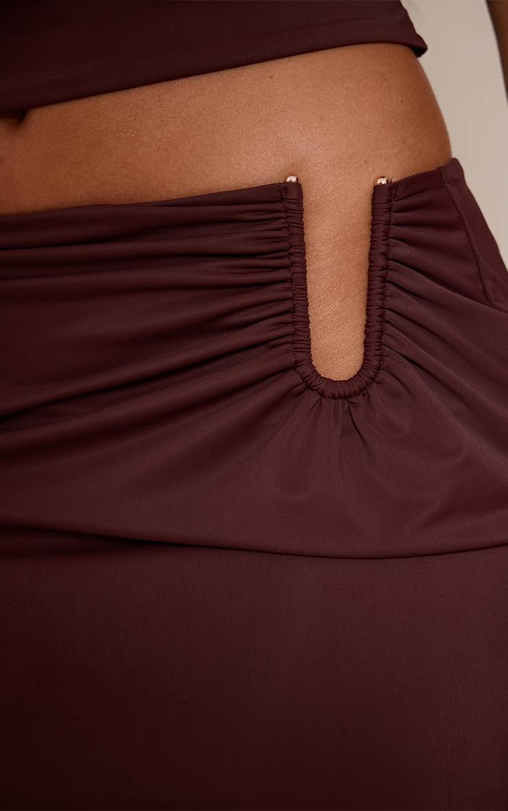 Chocolat Jupe Longue Froncée À Barre En V En Matte Sculptant