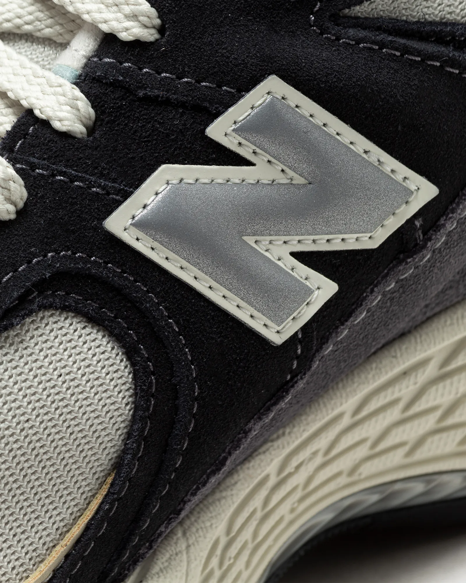 New Balance 2002R