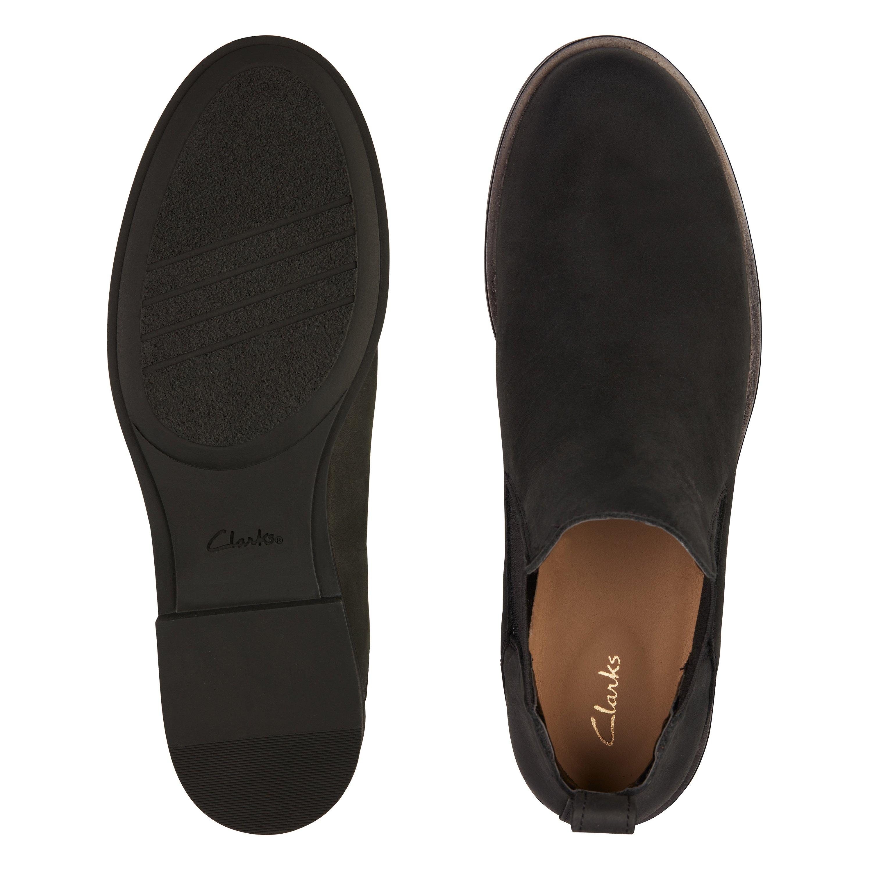 Clarks Memi Top Chelsea Boots