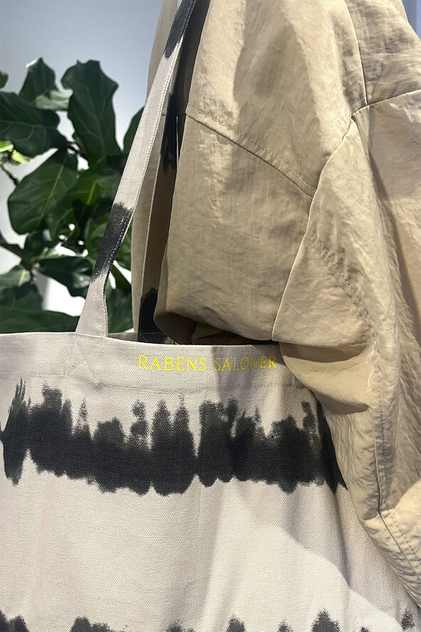 Rabens Saloner Tote bag small - Ischa Oyster combo
