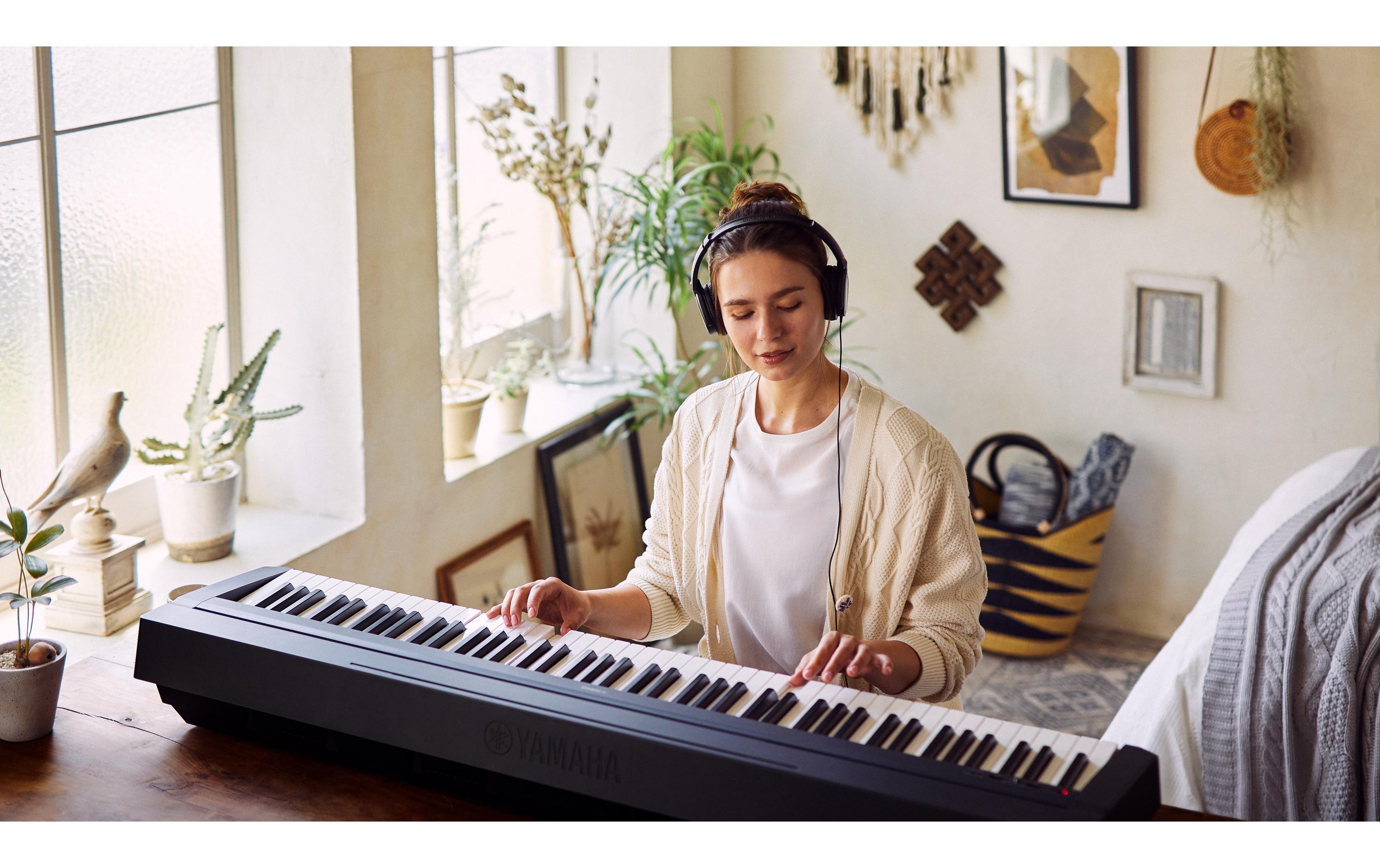 E-Piano P-45B Schwarz<br>Authentisches E-Piano mit natürlichem Spielgefühl