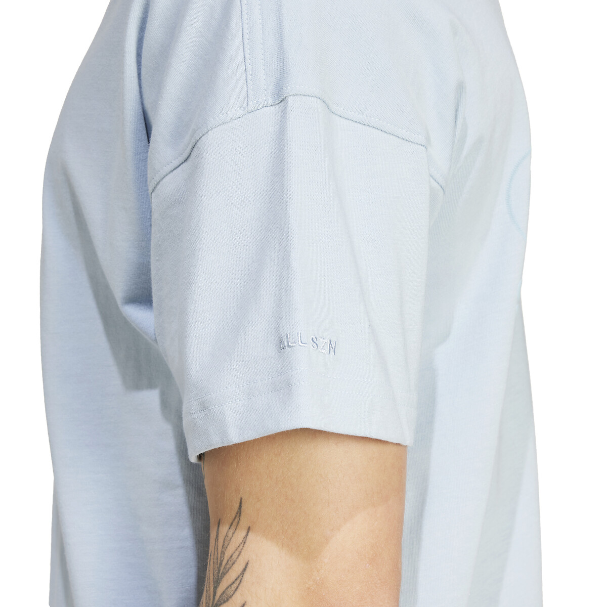 Camiseta adidas Performance em malha com logotipo tonal