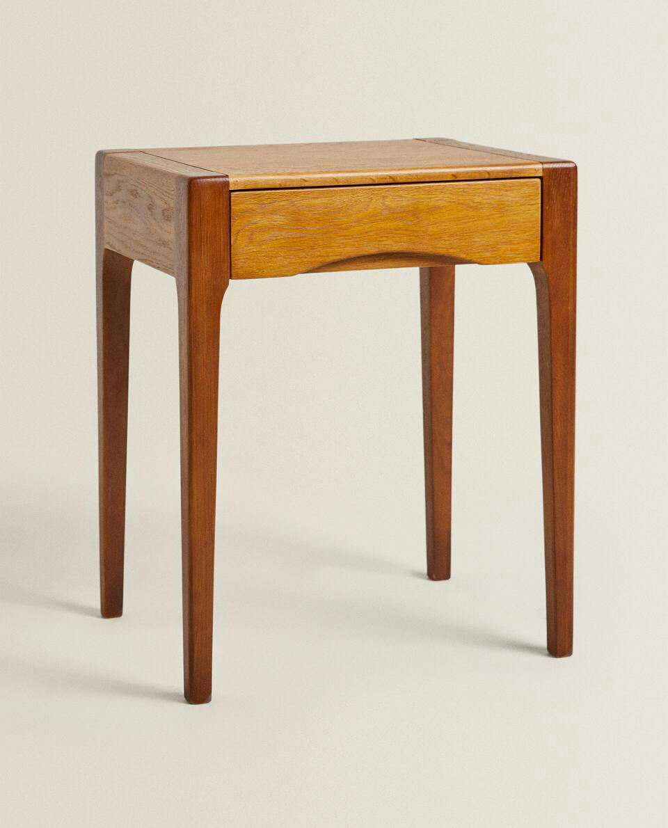 Mesa de cabeceira de carvalho com gaveta