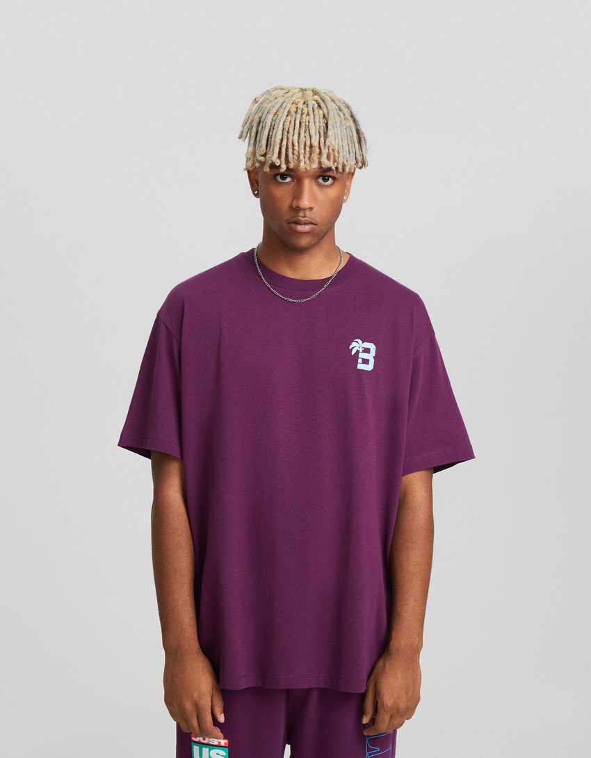 Camiseta de manga curta com estampa e modelagem quadrada