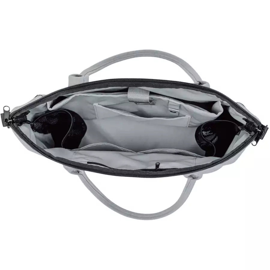 Anna und Oskar Faire Wickeltasche Greta aus recyceltem Material Hellgrau