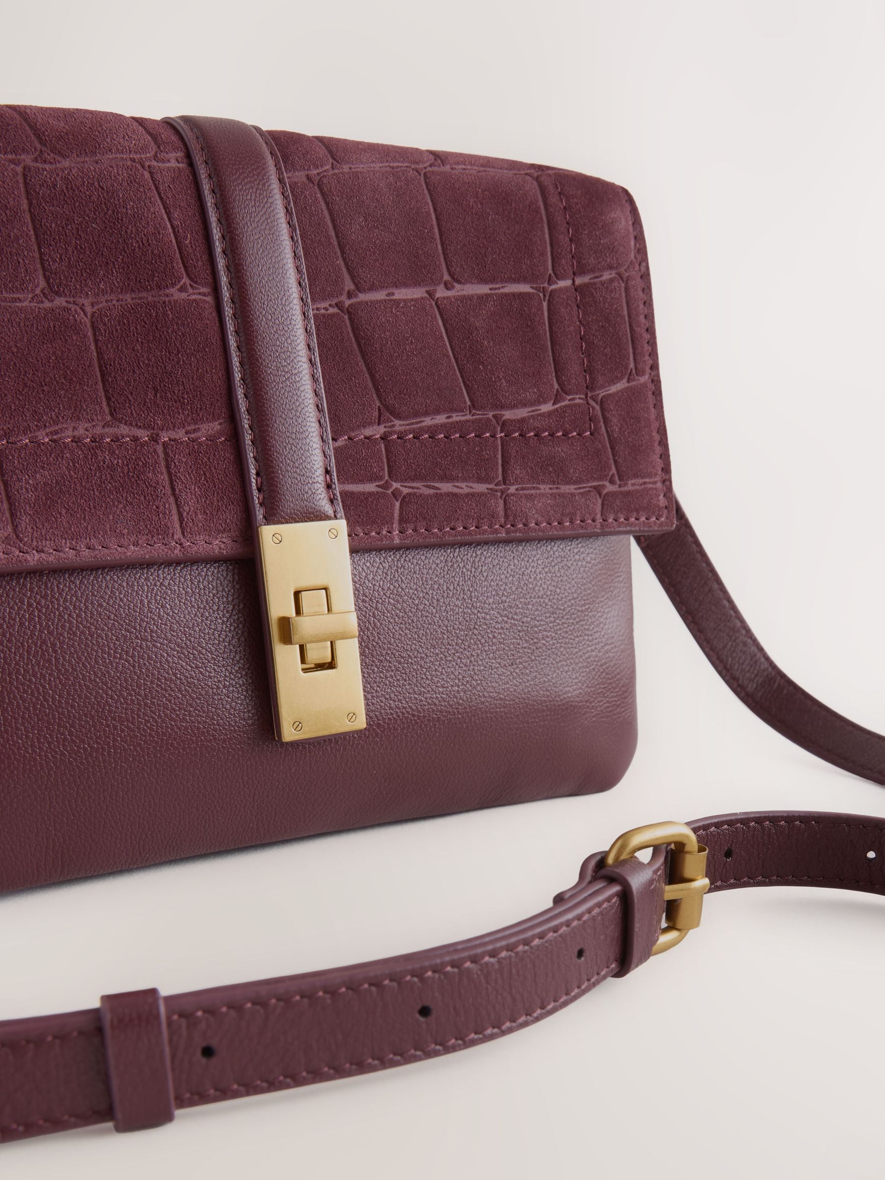 Bordeauxrood - Crossbodytas met imitatie krokodillenleer