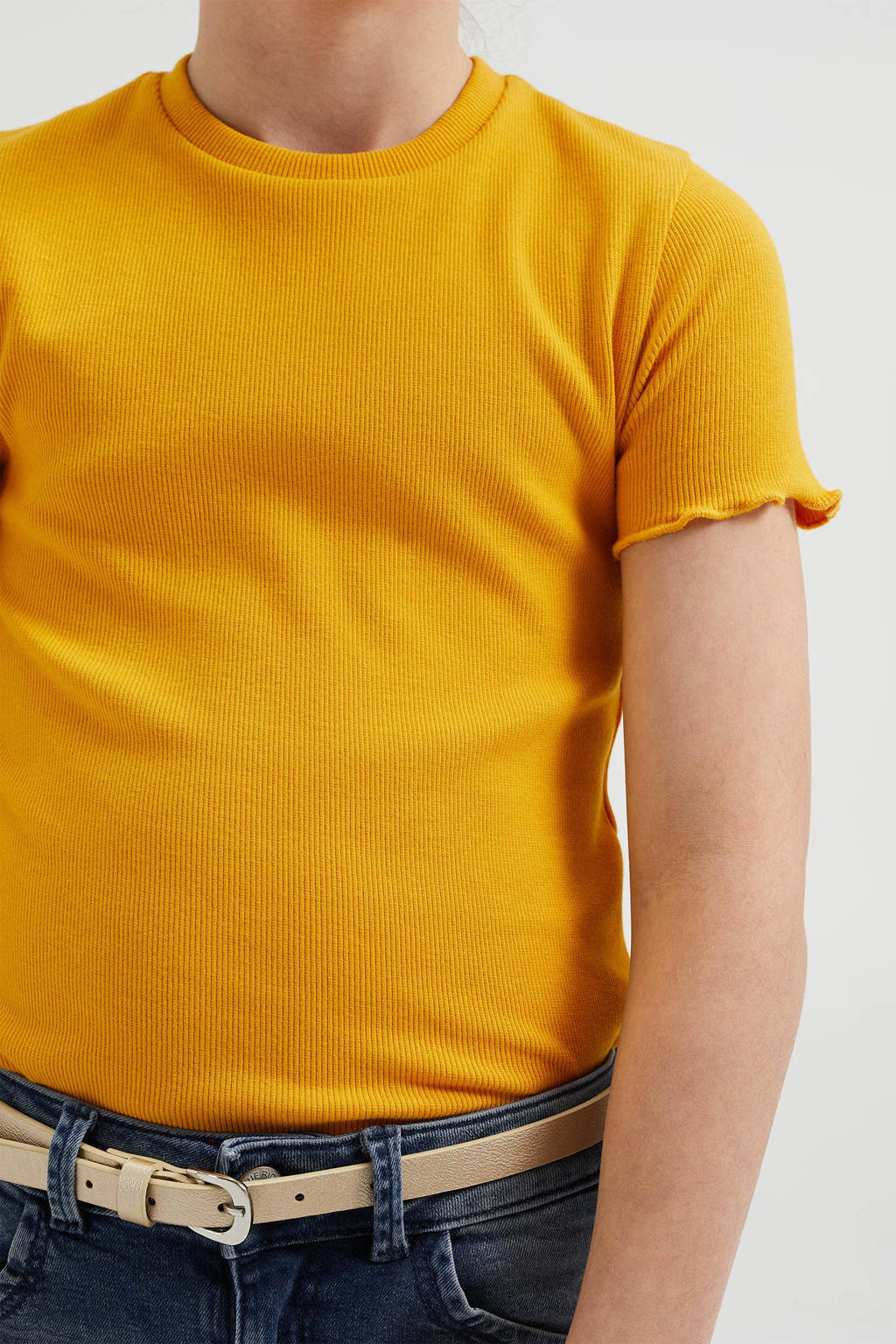 WE Fashion ribgebreid T-shirt met borduursels oker geel