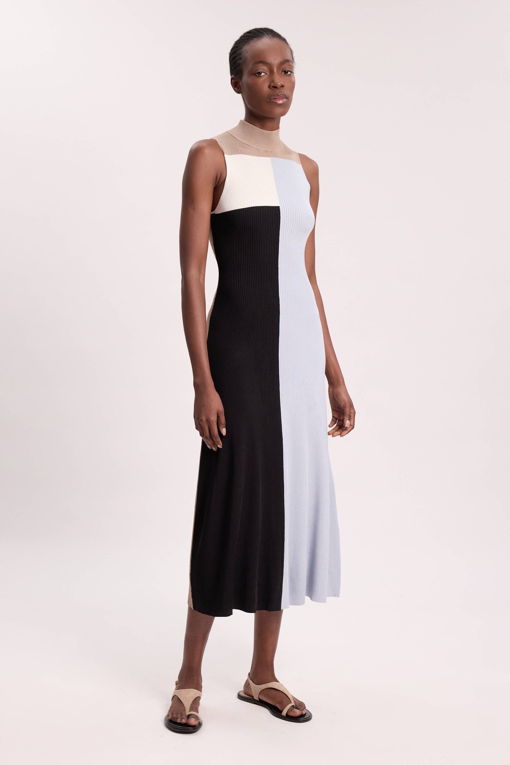 KarenMillen Robe Midi Évasée Sans Manches En Maille De Viscose Fluide À Blocs De Couleur