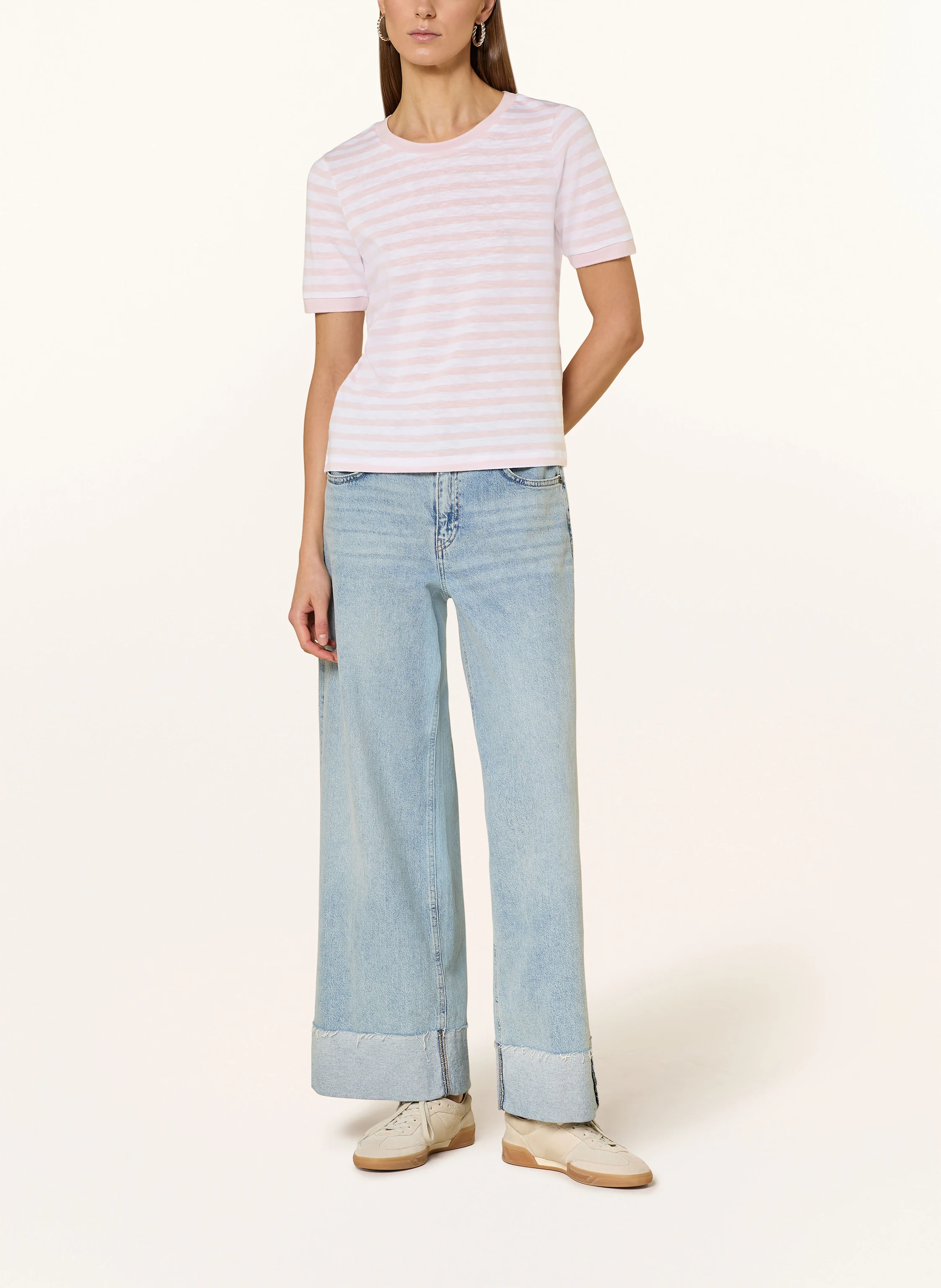 comma casual identity T-Shirt