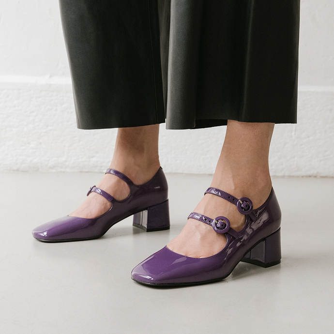 Babies à doubles brides et bouts carrés...  en vernis violet