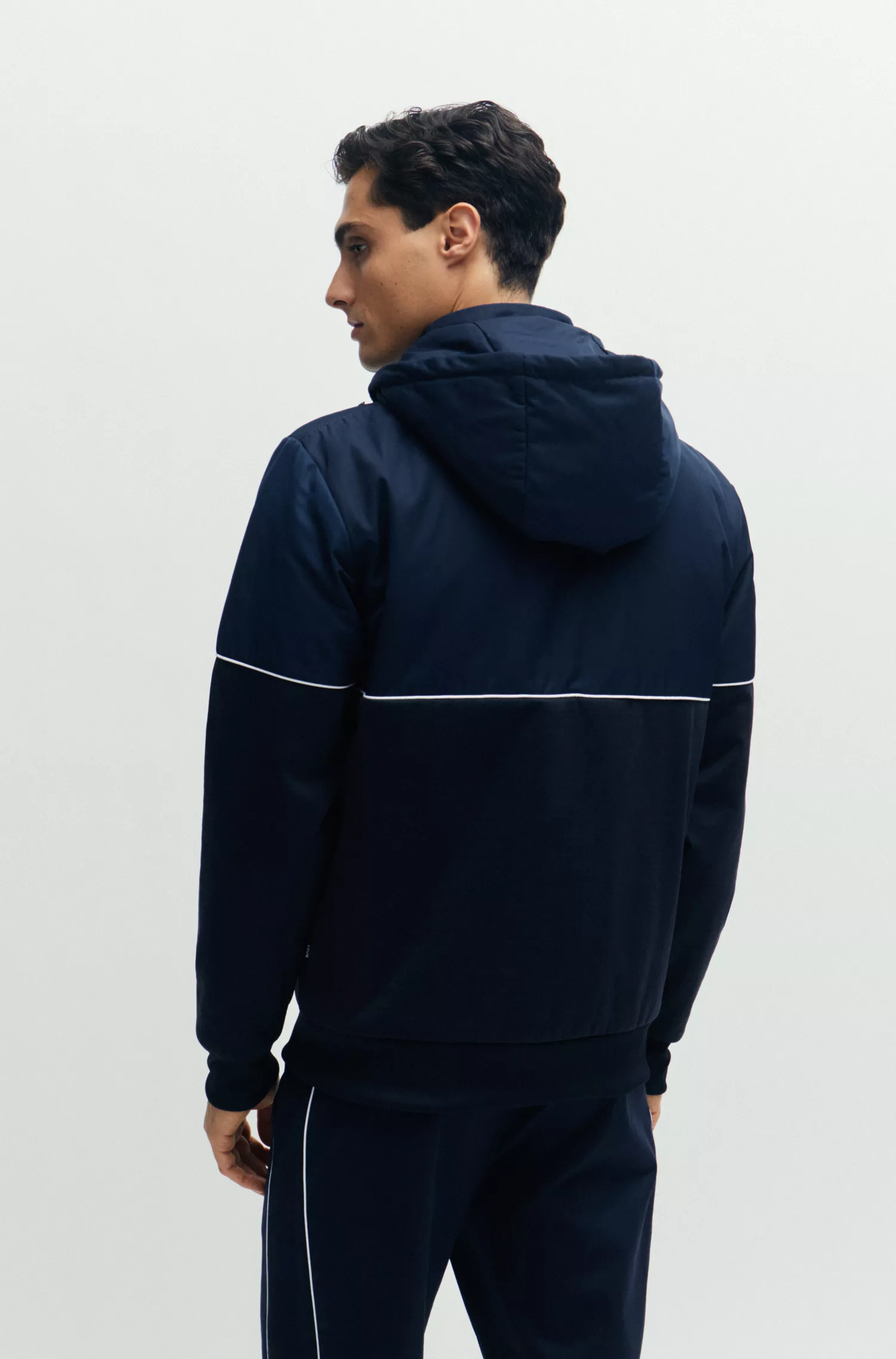 Moletom com zíper BOSS Black-Hybrid com detalhes em viés e logotipo em relevo.