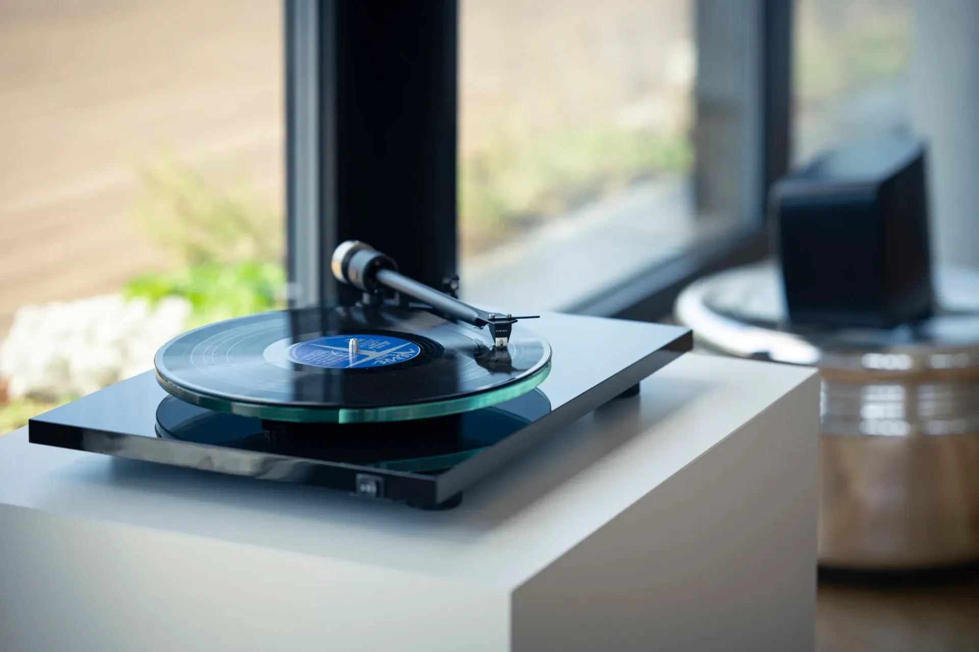 Pro-Ject T2 W Noir laqué   cellule Sumiko Rainier Platines vinyle hi-fi