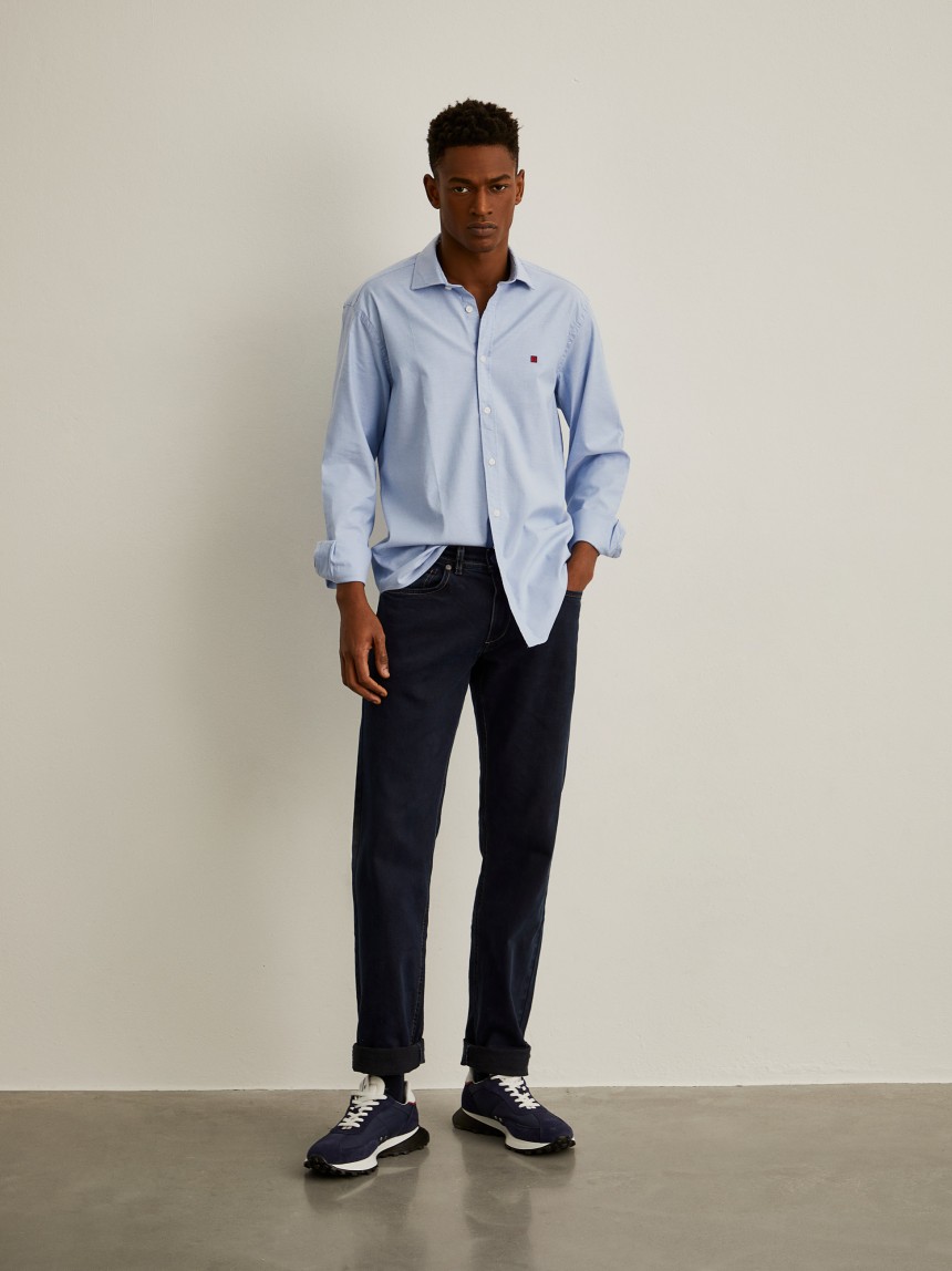 Camisa slim fit em tecido oxford