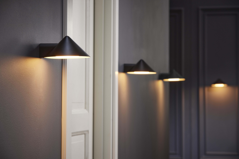 Frandsen Grasp wandlamp LED oplaadbaar Matt White