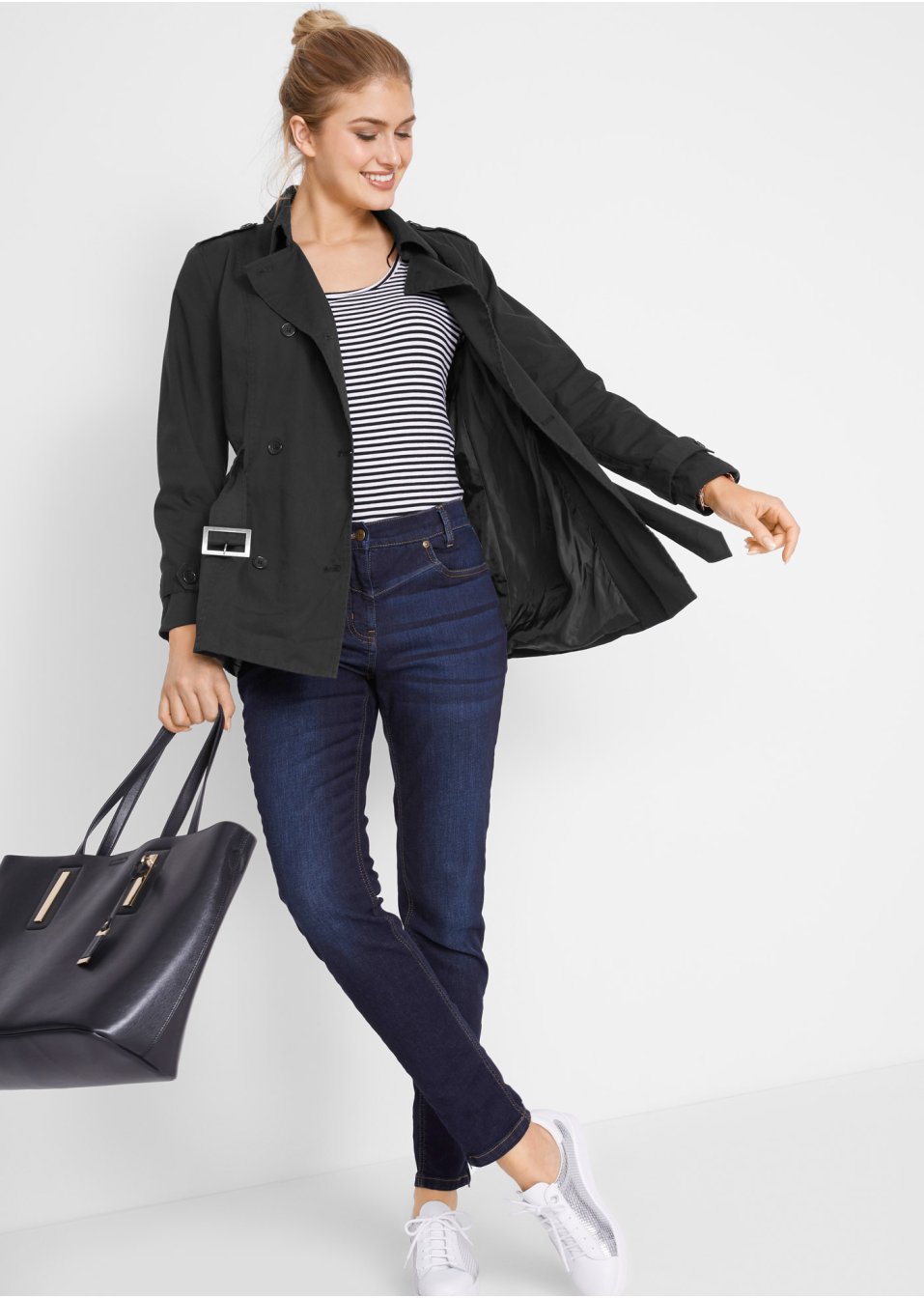 Trench-coat court