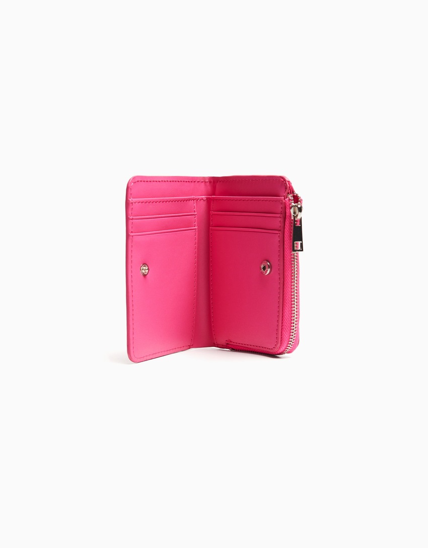 Bolsa com estampa animal em imitação de verniz em relevo