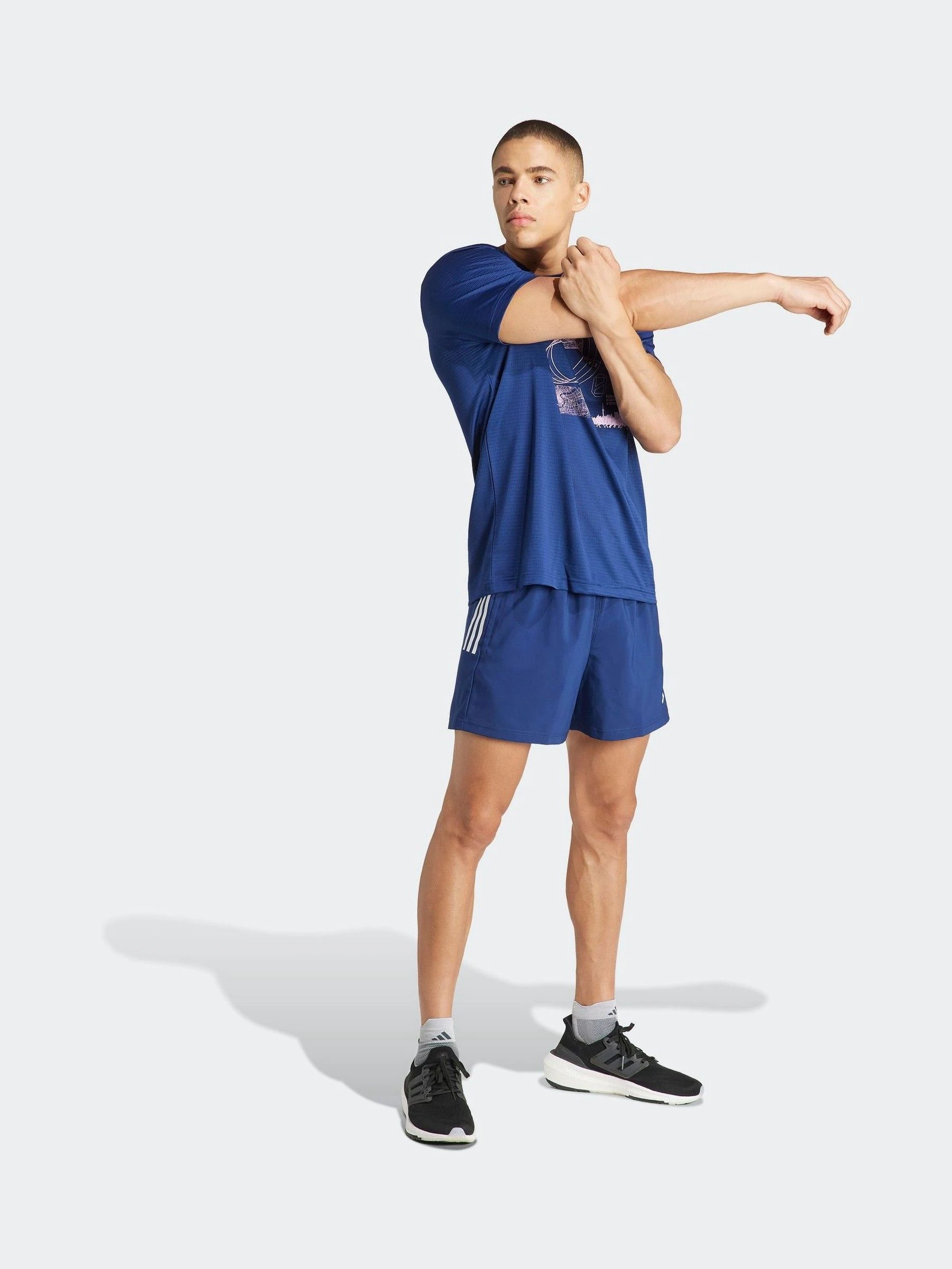 Donkerblauw - adidas Own The Run short