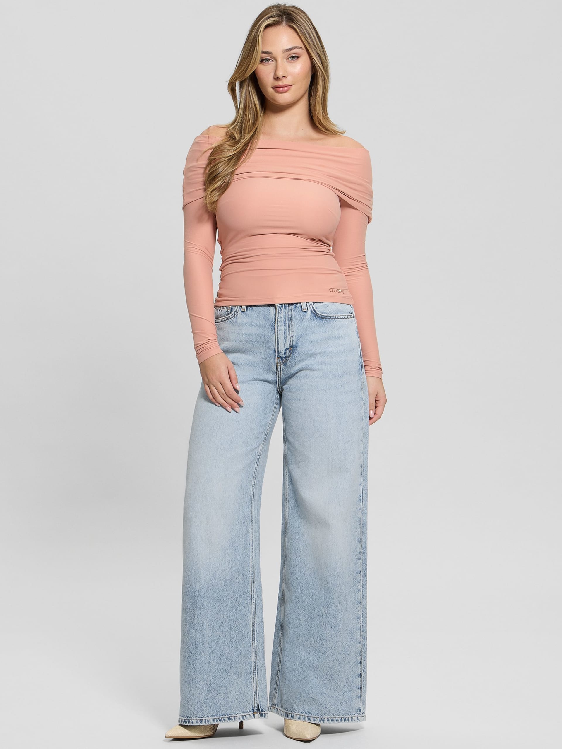 Blusa Abby com ombros à mostra