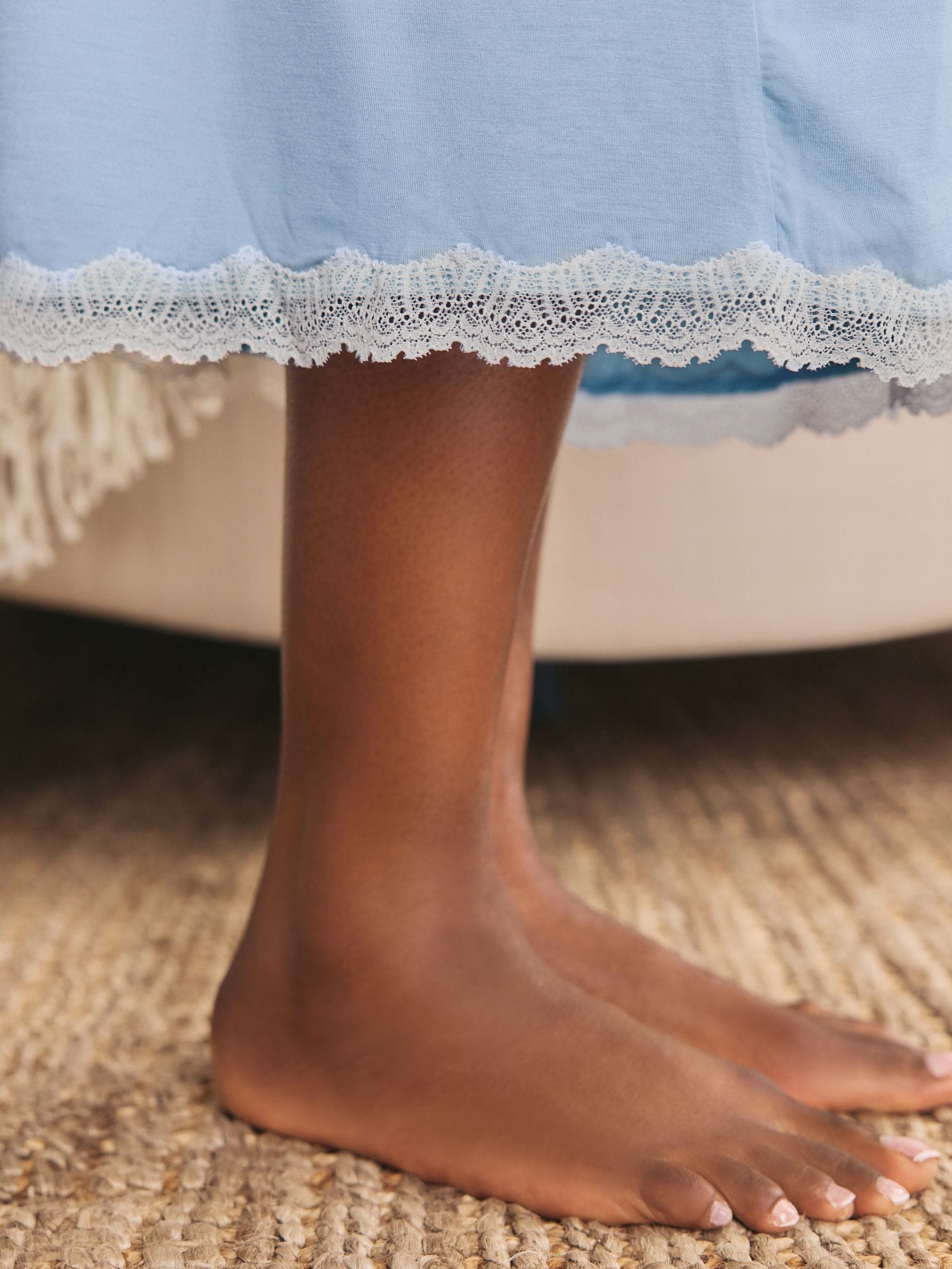 Blauw - Laura Ashley - Modal kamerjas met kanten afwerking