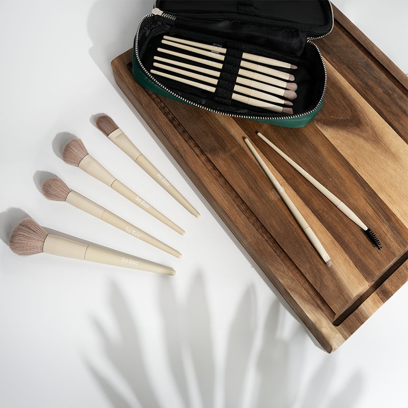 Coffret pineaux - Teint & yeux - 13 produits