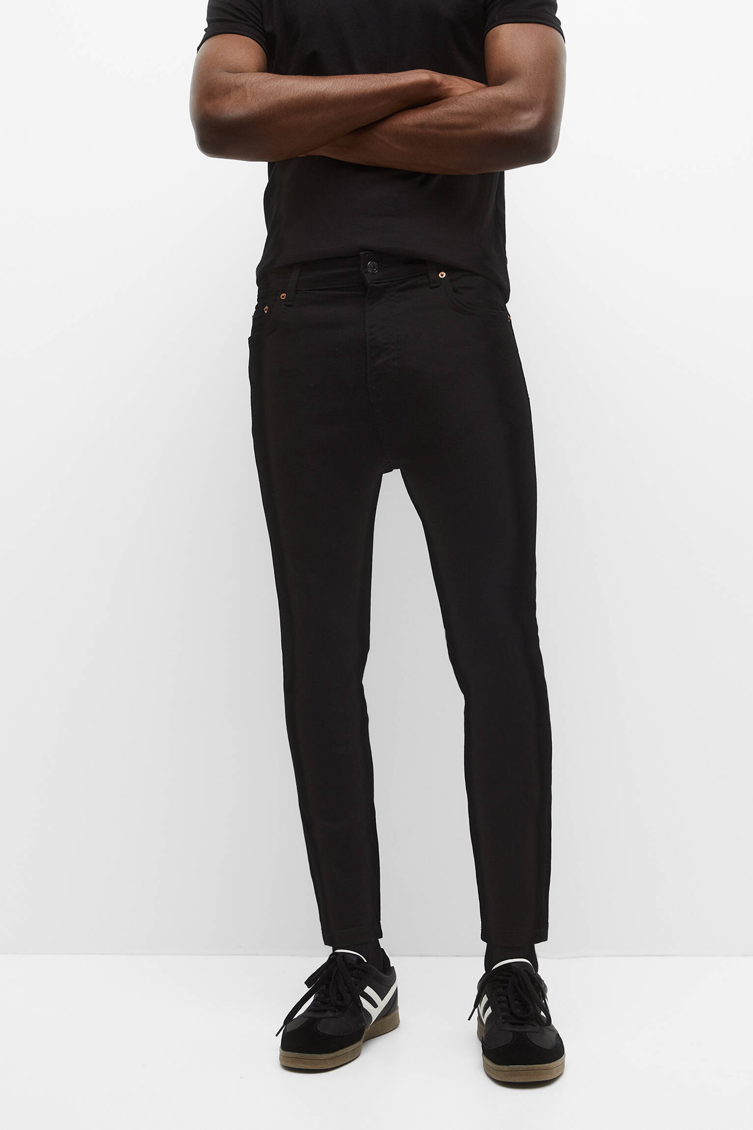CALÇA JEANS BÁSICA CENOURA - PRETA