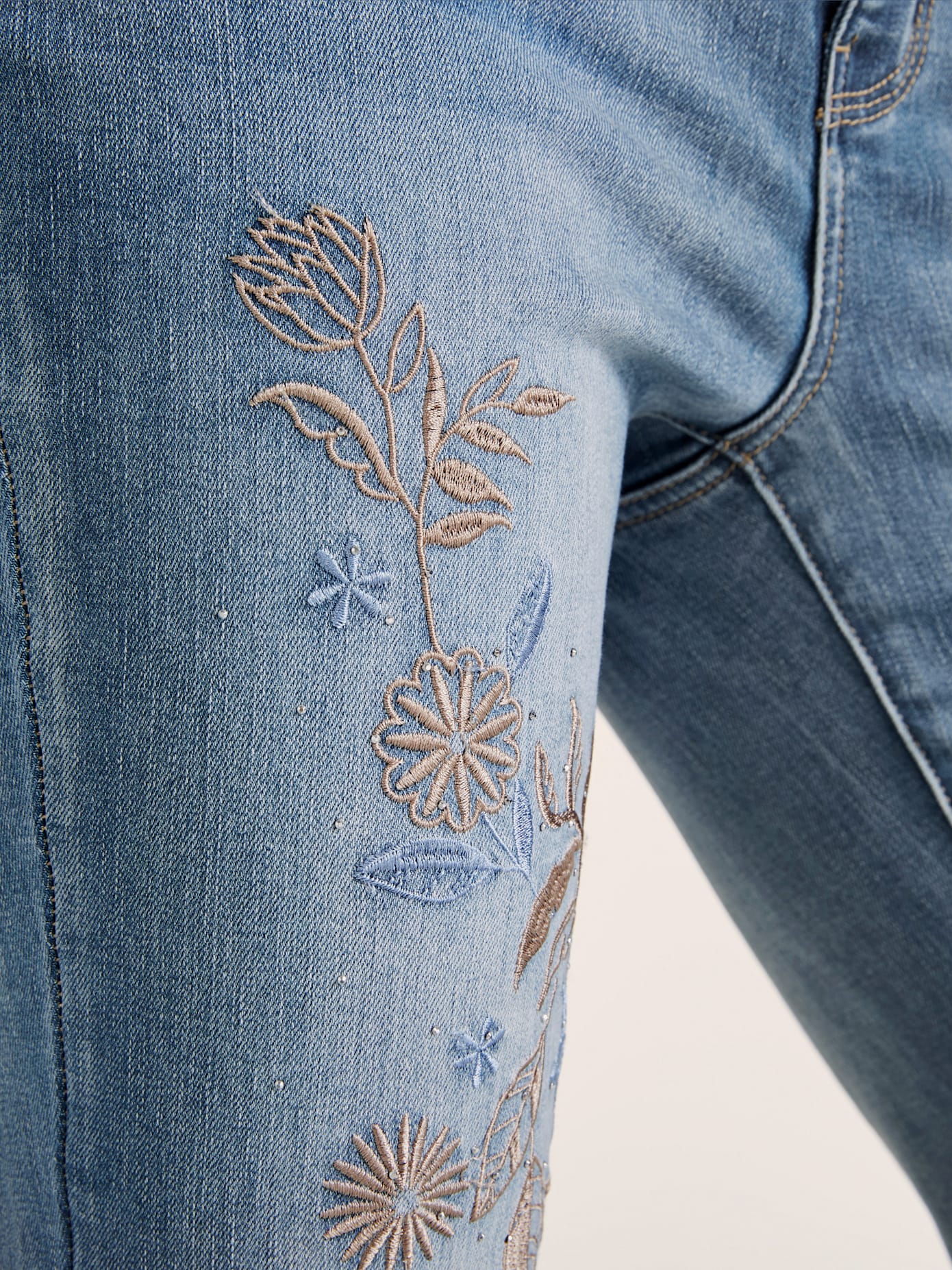 Jeans effet ventre plat coupe skinny