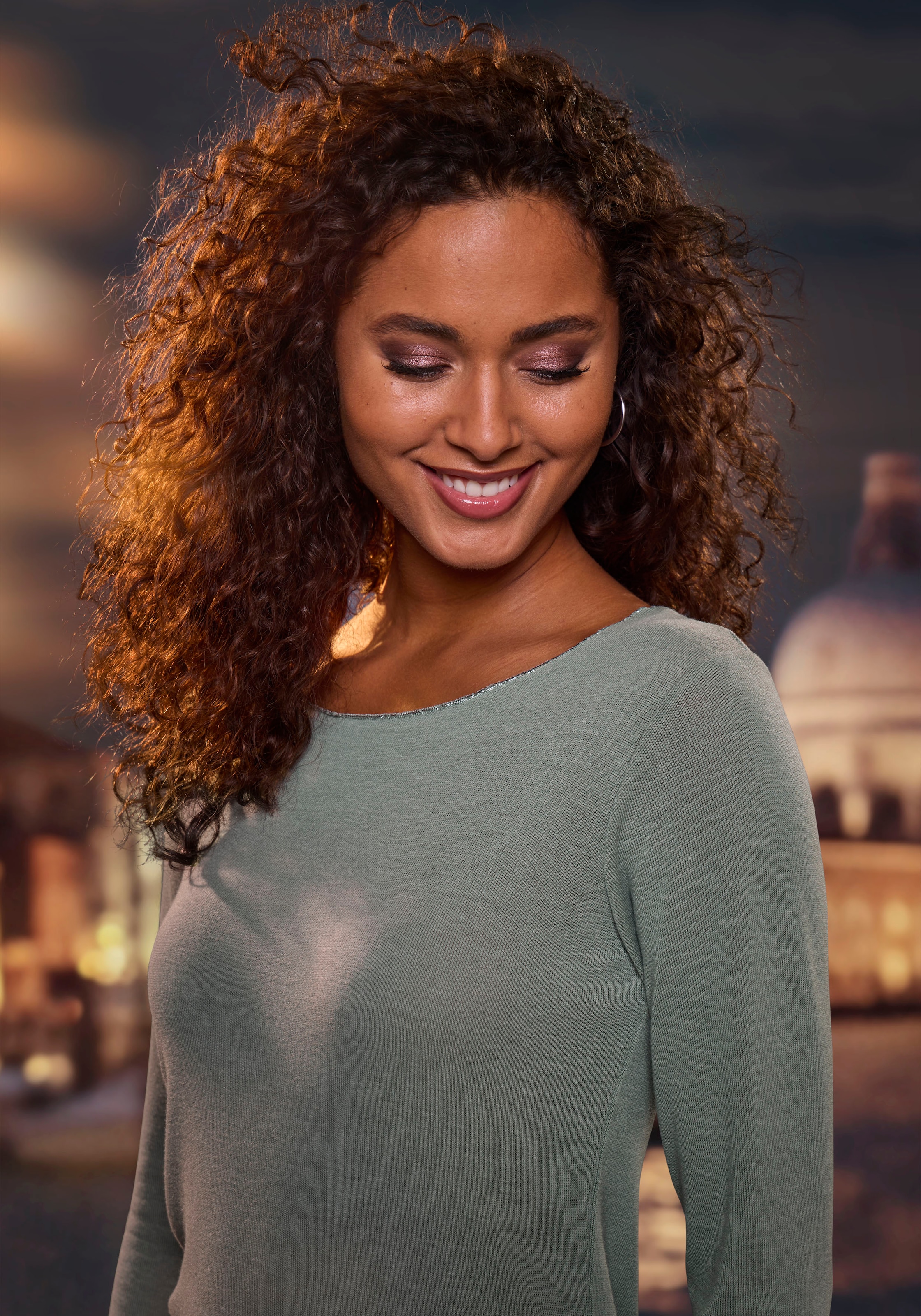 LASCANA Langarmshirt »mit feiner Glitzereinfassung« aus weichem Viskose-Feinstrick