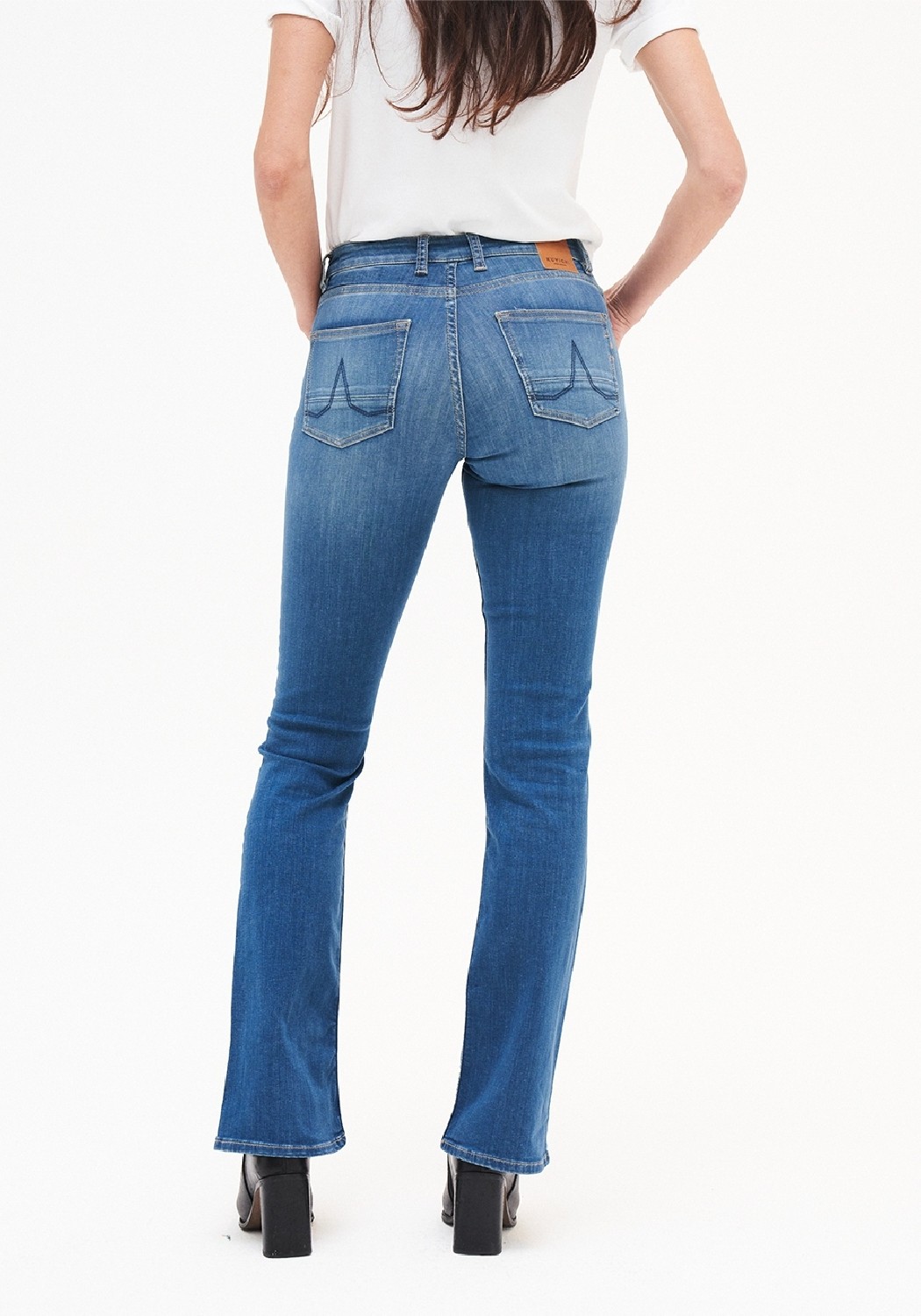 Kuyichi Damen-Jeans Amy Bootcut Essential Medium Blue
