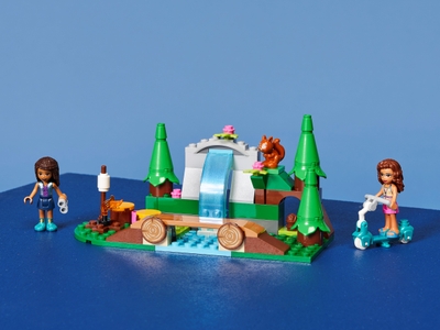 LEGO Waterval in het bos (41677)