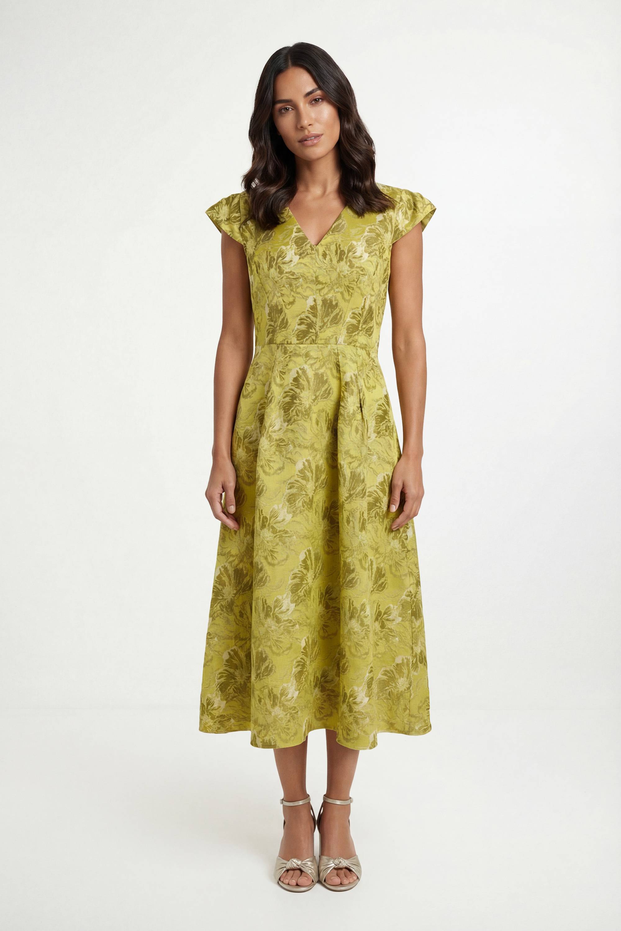 Wallis Robe Midi À Manches Courtes En Jacquard Fleuri